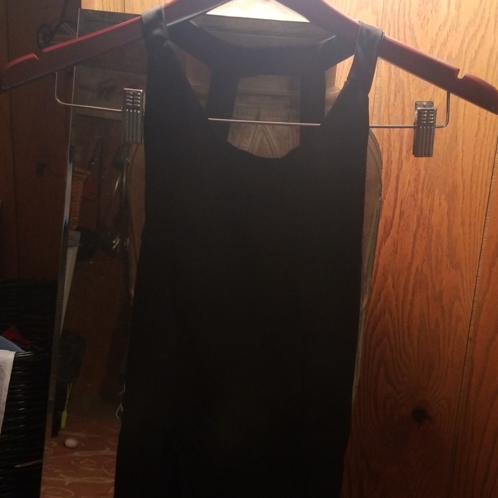 WOMEN'S cut out top